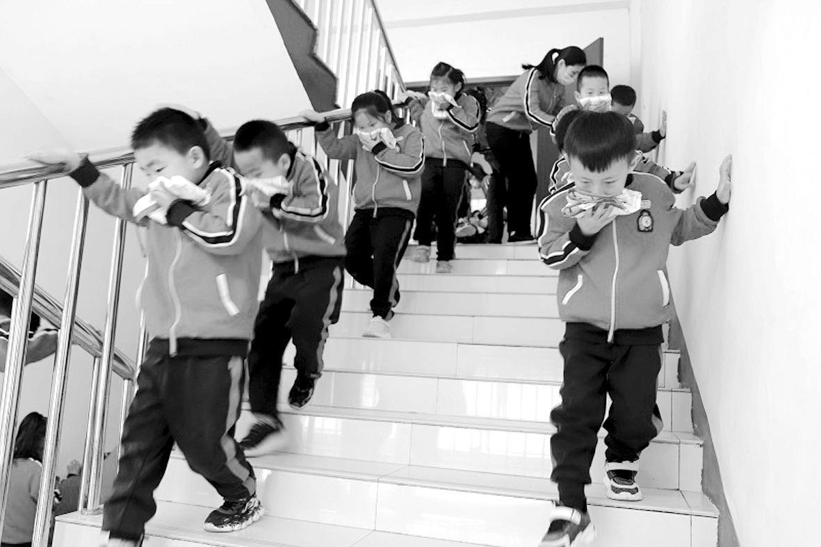 1618539407985661.jpg 消防演练正文2.jpg